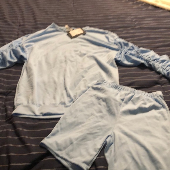 Blue suit - Picture 1 of 4